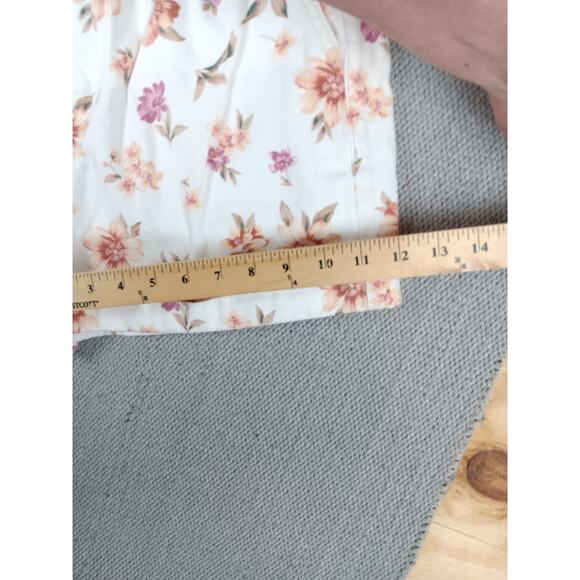 American Eagle Shorts Womens 10 White Floral Print Pleated Summer Cottagecore - Picture 13 of 14